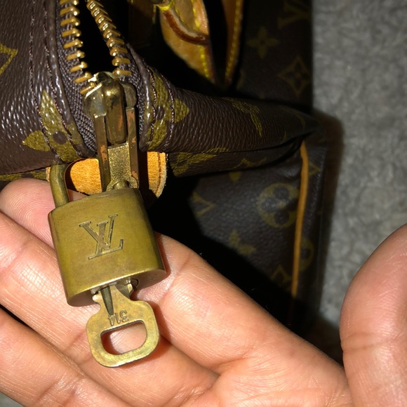 Louis Vuitton Speedy 30 - Picture 8 of 10